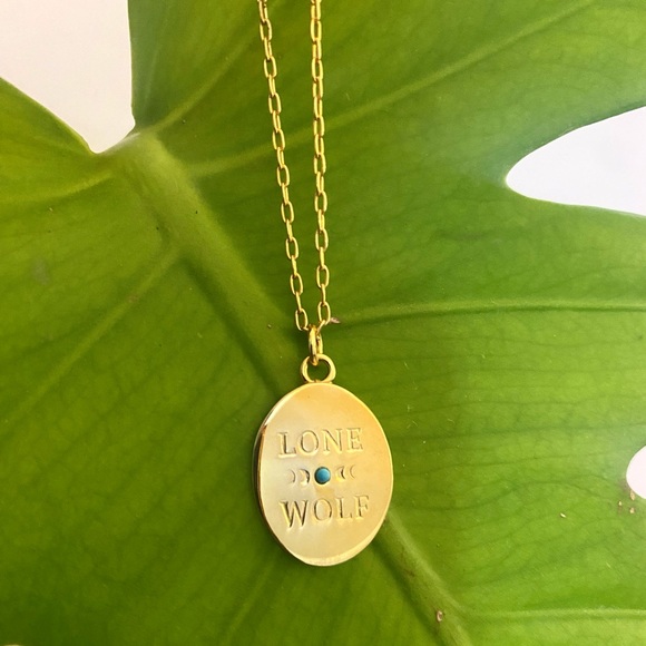 Turquoise and Tobacco - Lone Wolf Oval Disc Necklace 🐺🦋 - Picture 5 of 6